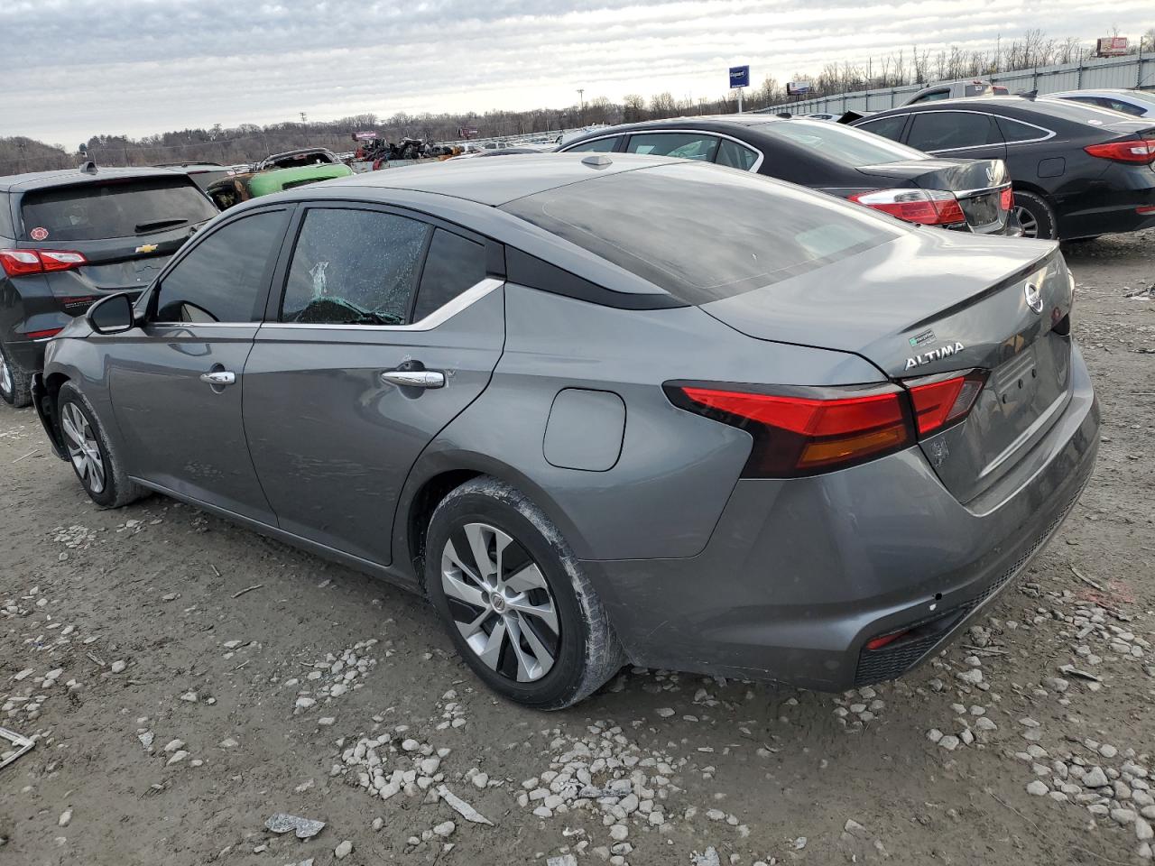 2019 Nissan Altima - Image 2