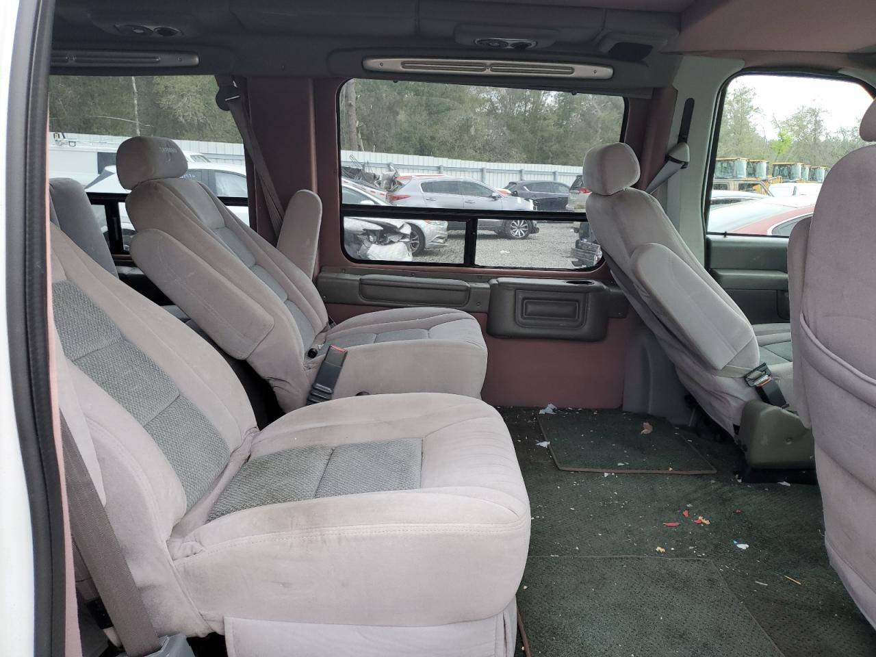 2005 Ford Econoline - Image 11