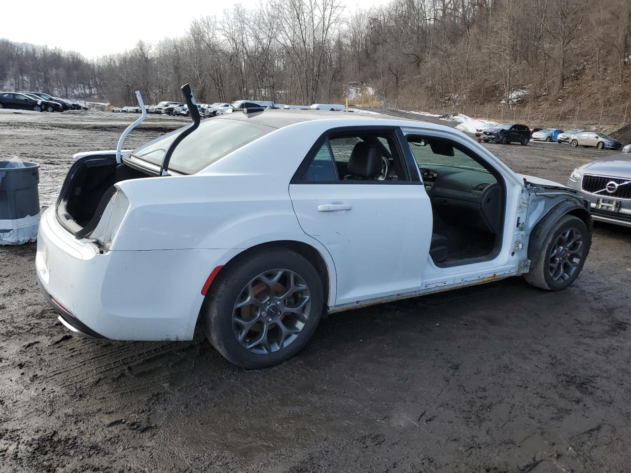 2016 Chrysler 300 - Image 3