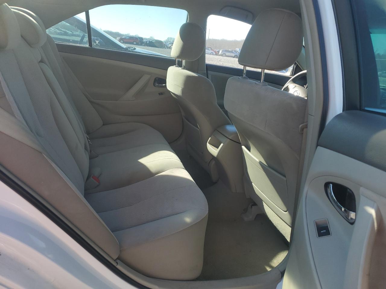 2011 Toyota Camry - Image 10