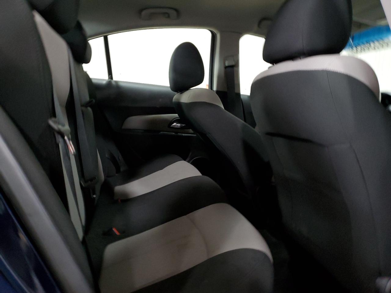 2011 Chevrolet Cruze - Image 10