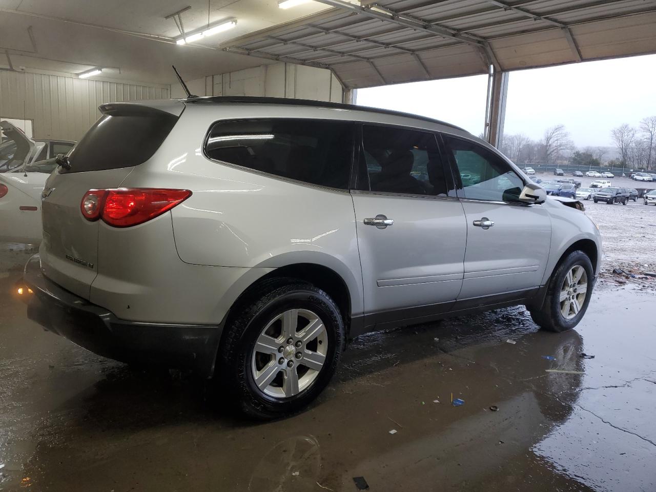 2011 Chevrolet Traverse - Image 3