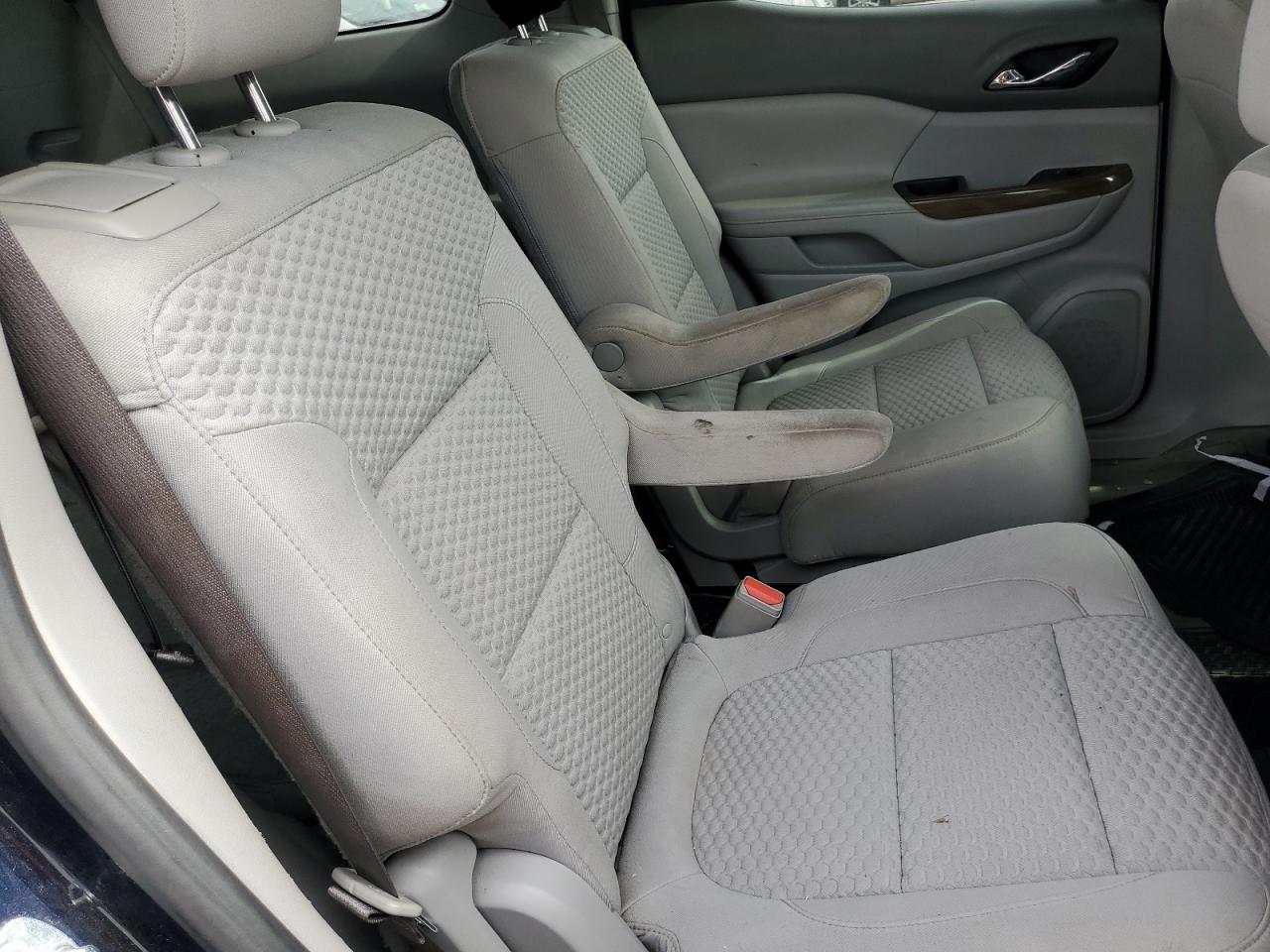 2017 GMC Acadia - Image 11