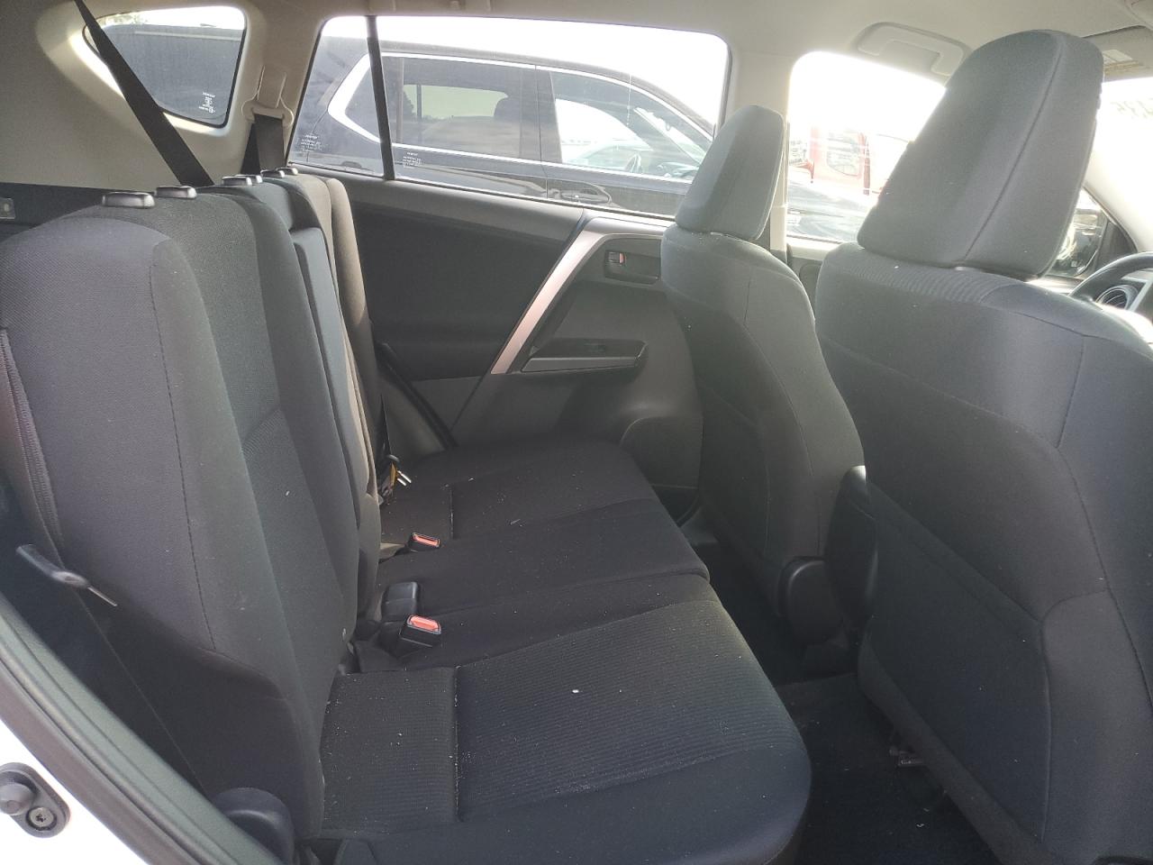 2017 Toyota RAV 4 - Image 11