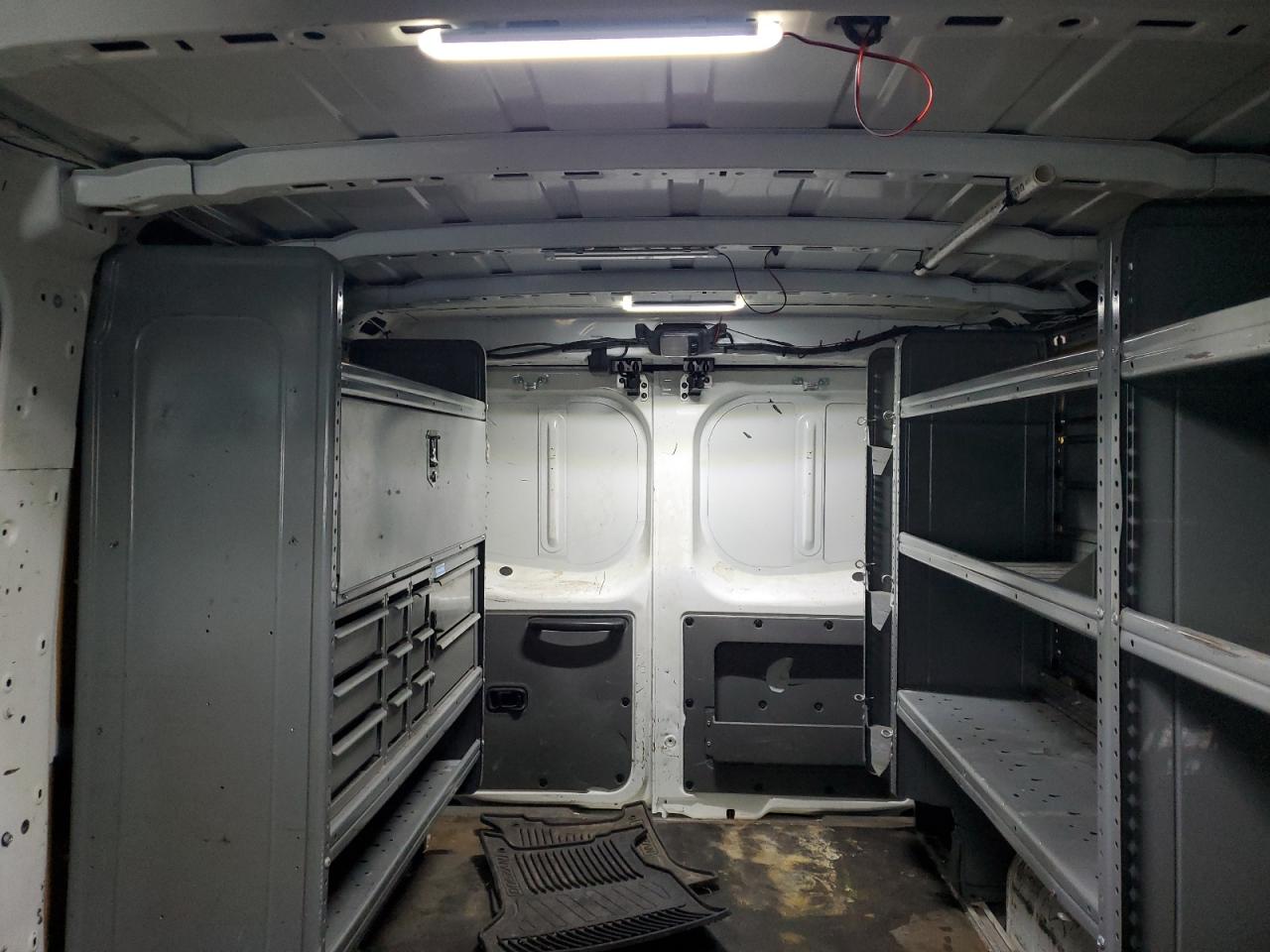 2014 Nissan NV - Image 10