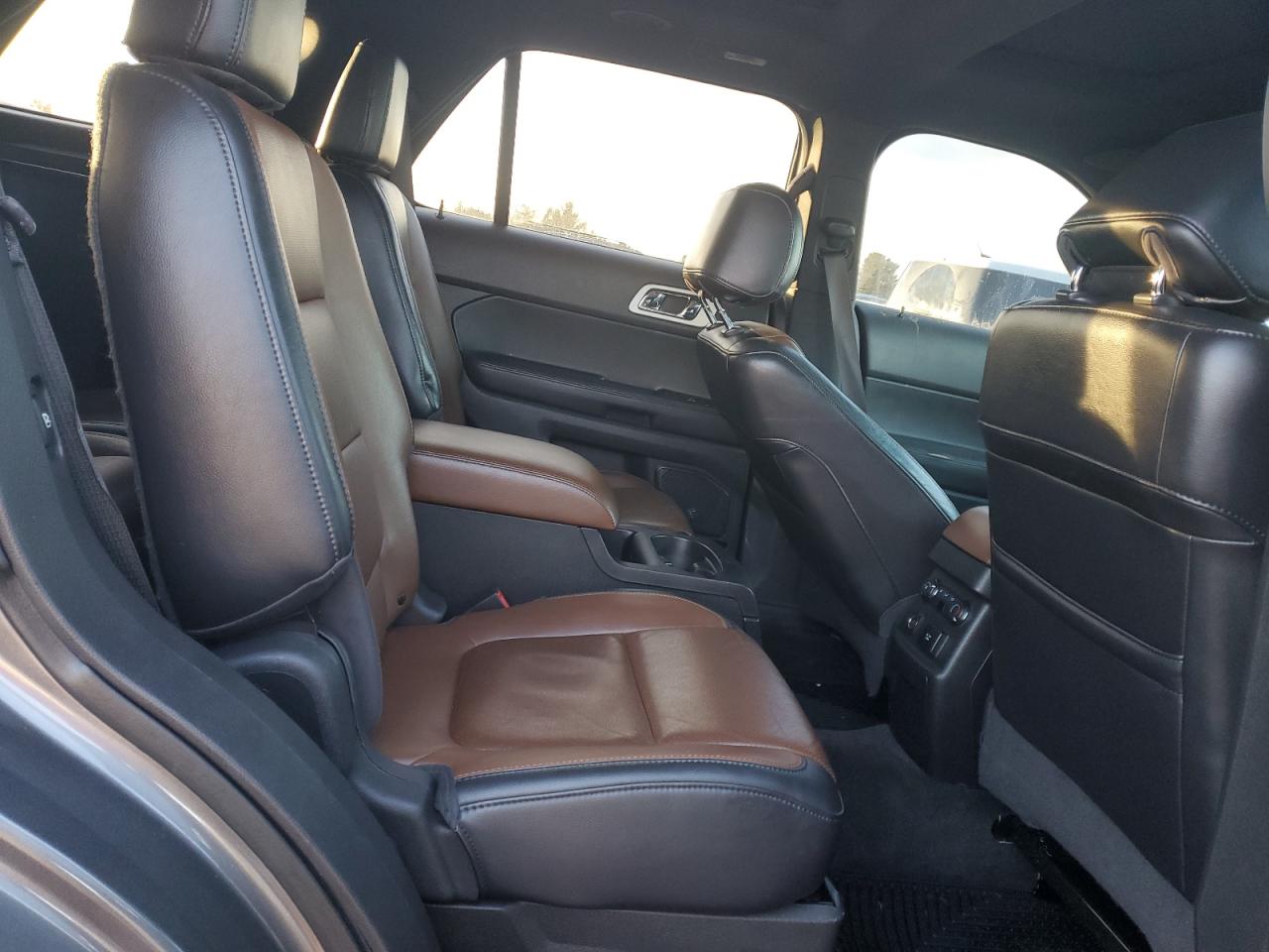 2011 Ford Explorer - Image 11