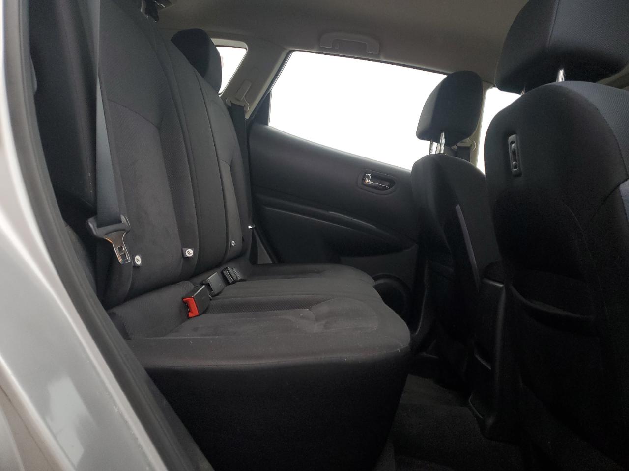 2015 Nissan Rogue - Image 11