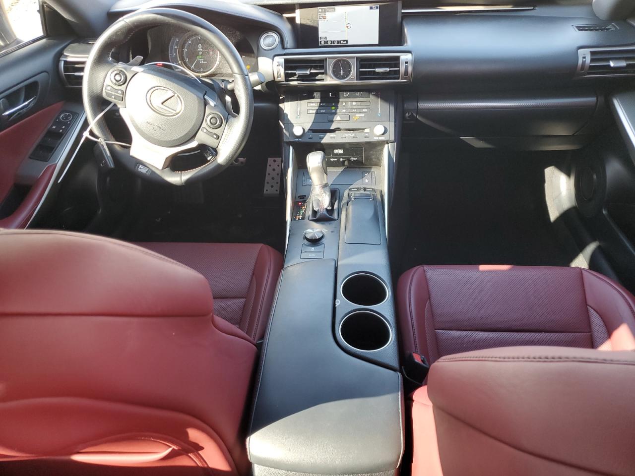 2015 Lexus IS - Image 8
