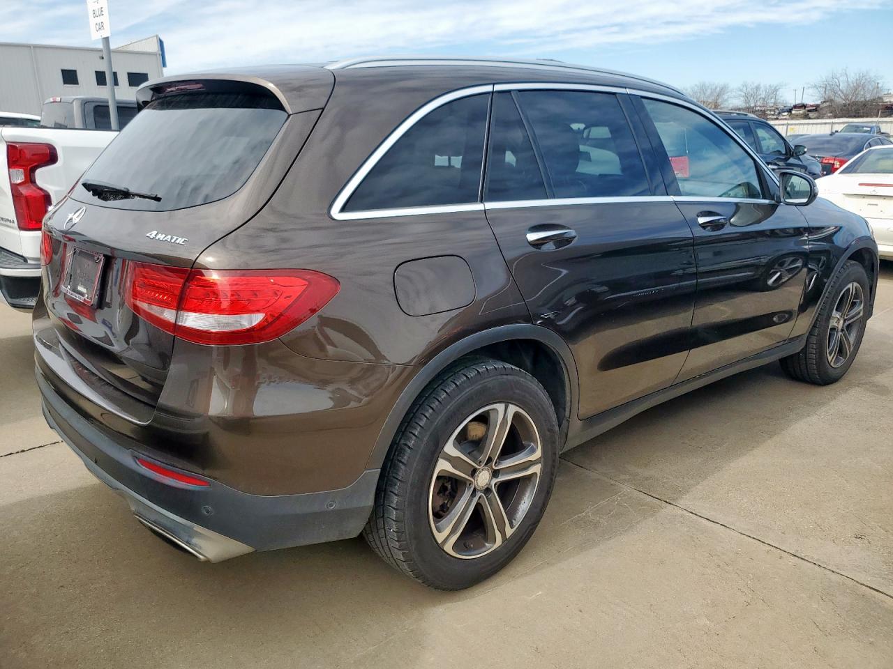 2016 Mercedes-Benz GLC - Image 3