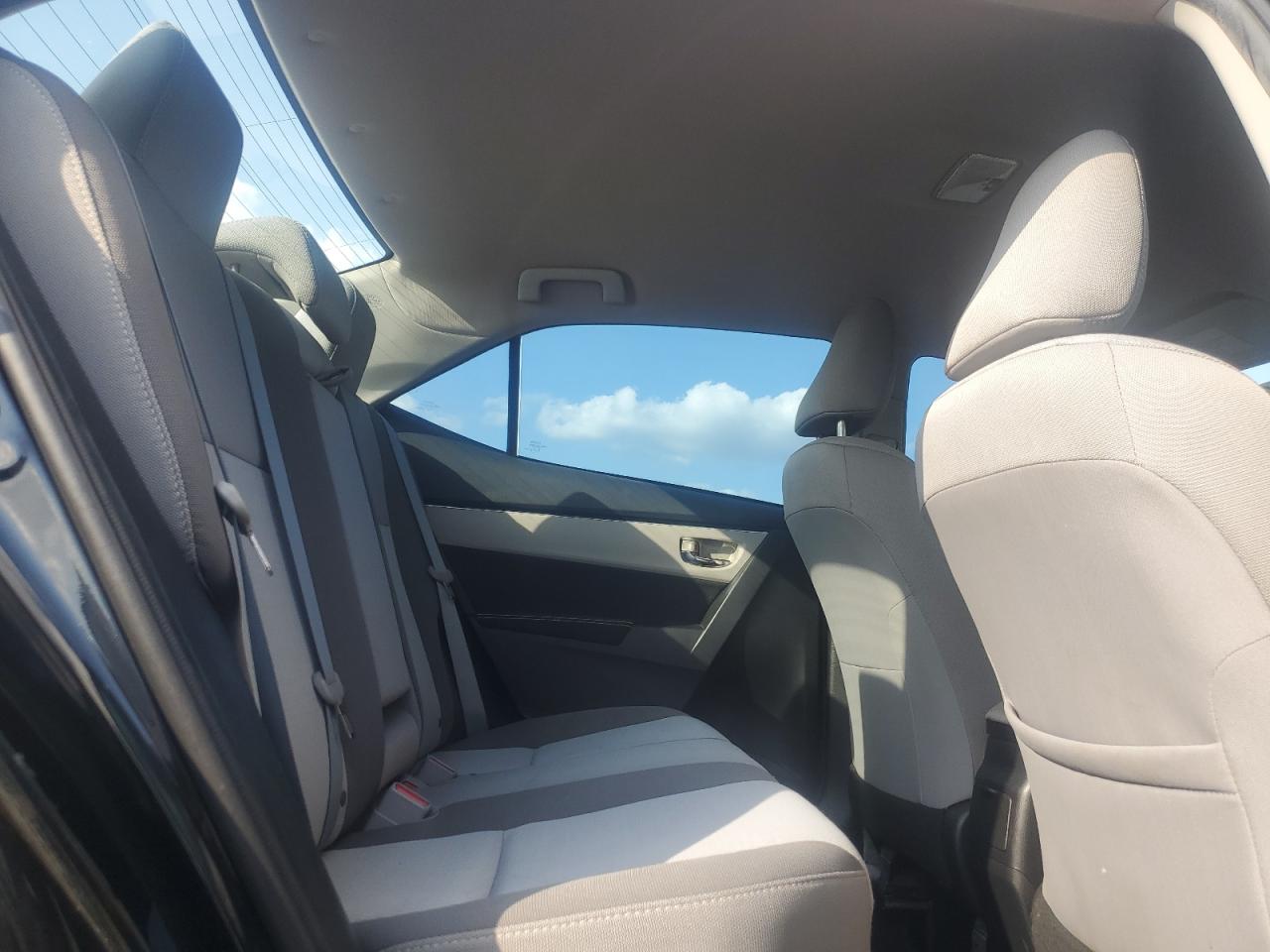 2017 Toyota Corolla - Image 10