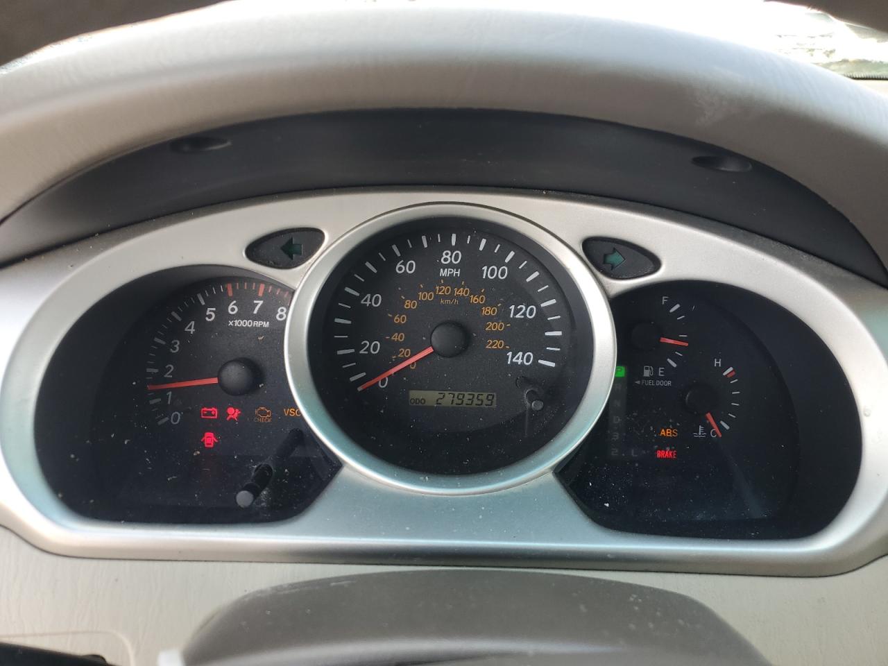 2004 Toyota Highlander - Image 9