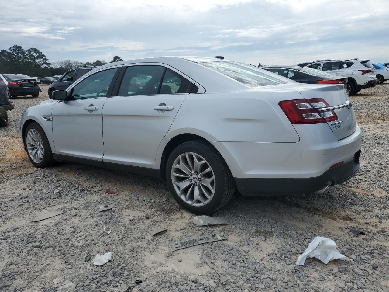 2019 Ford Taurus - Image 2