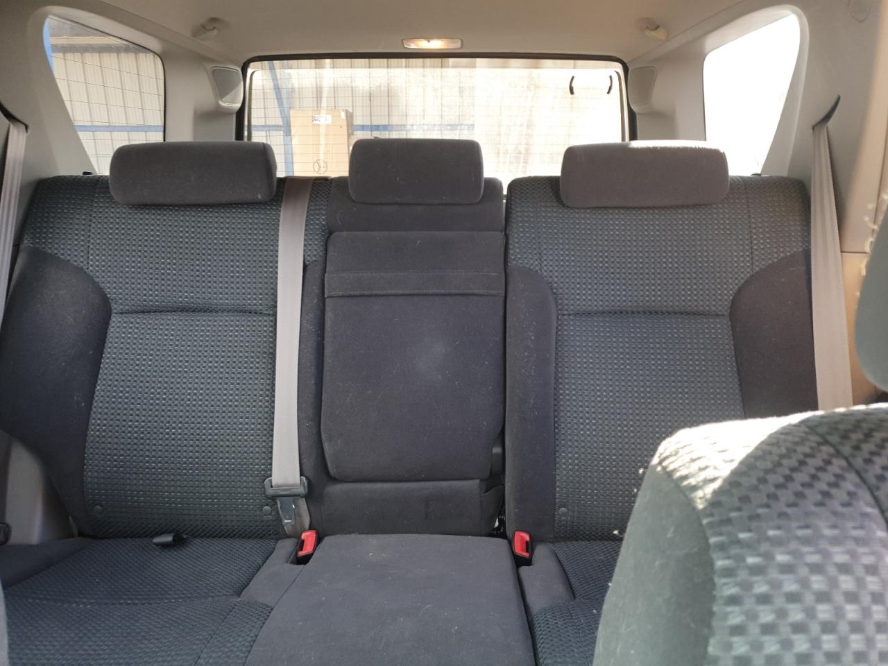 2005 Toyota 4Runner - Image 10