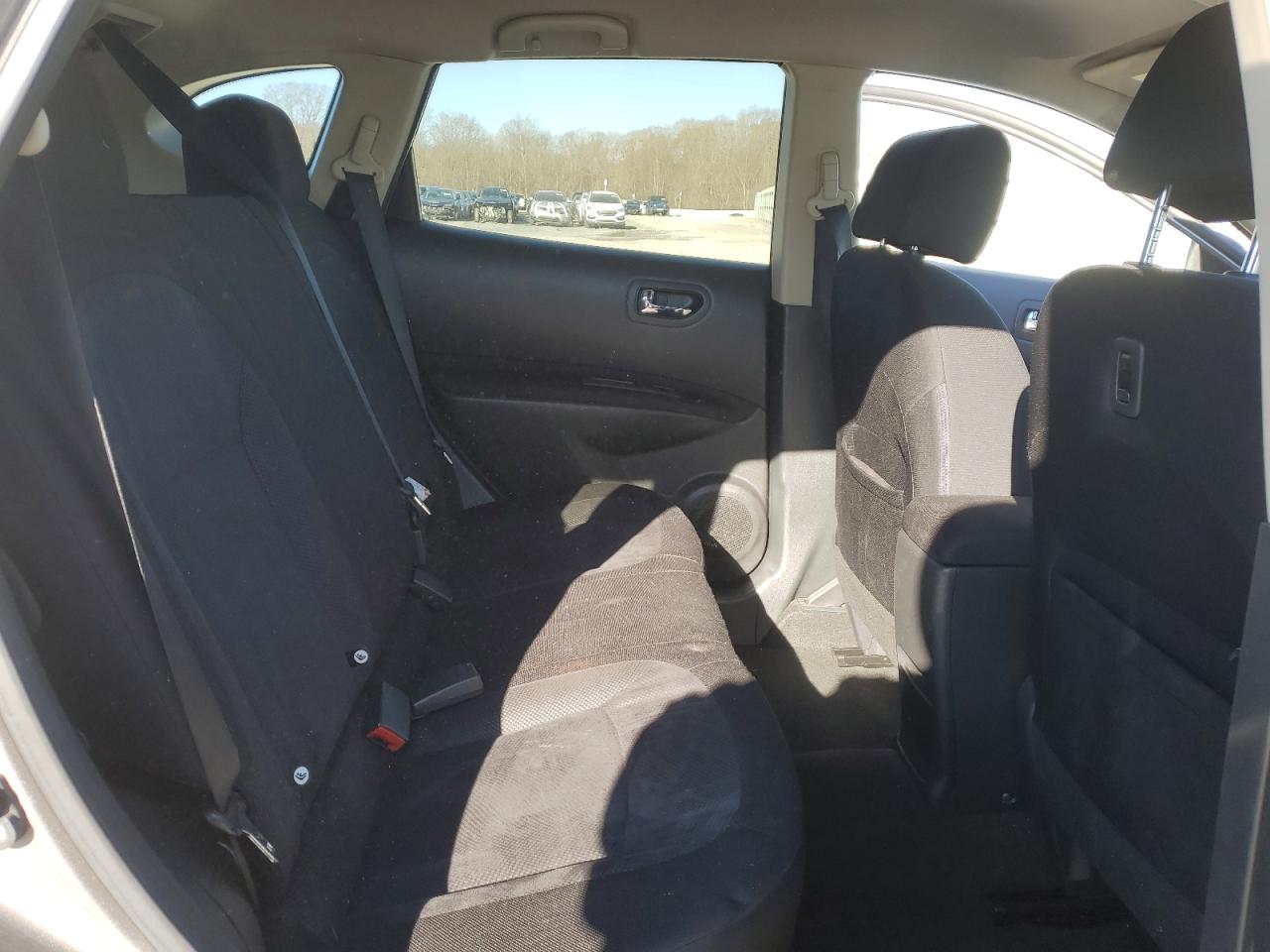 2015 Nissan Rogue - Image 12