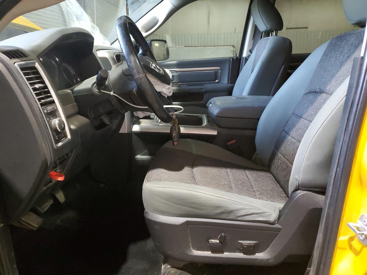 2016 RAM 1500 - Image 7