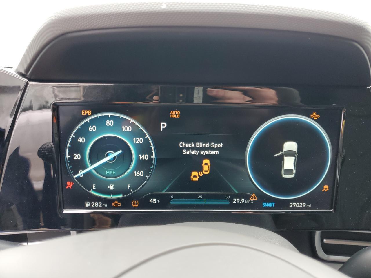 2022 Hyundai Elantra - Image 9