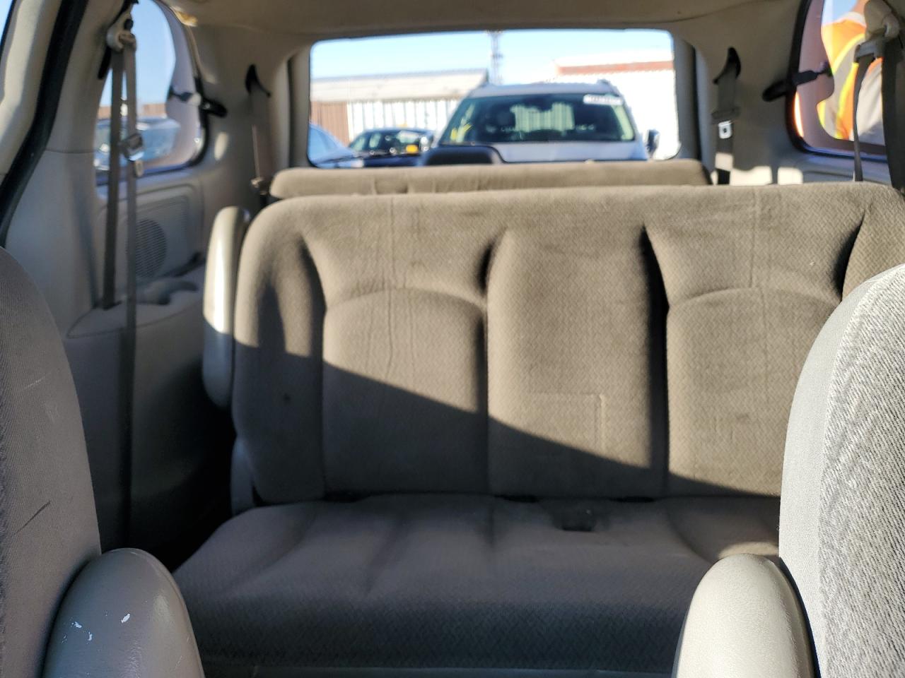 2005 Chrysler Town & Country - Image 10