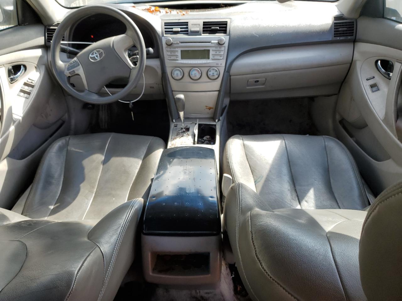 2010 Toyota Camry - Image 8