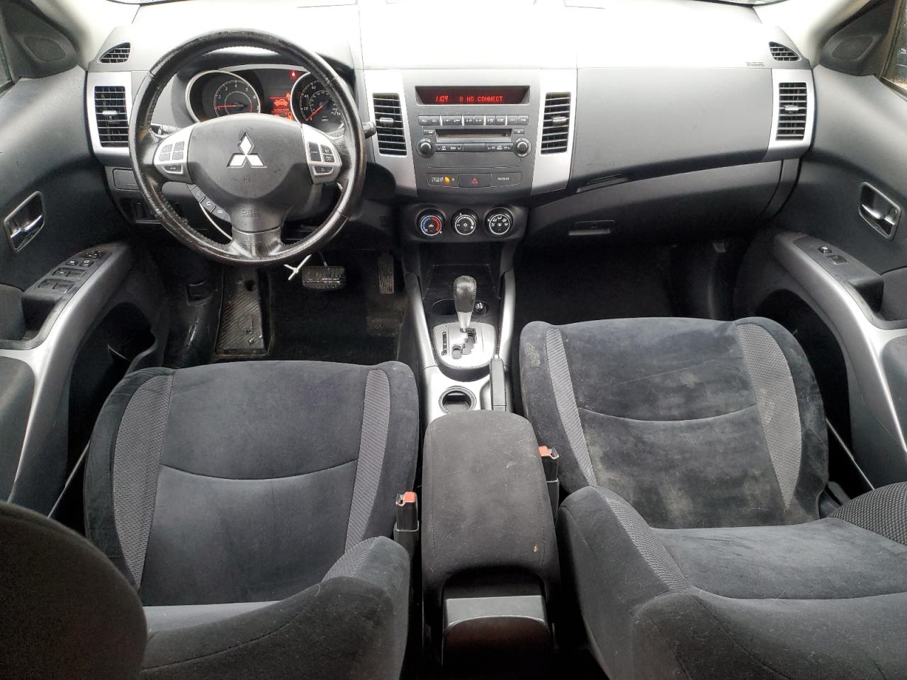 2012 Mitsubishi Outlander - Image 8