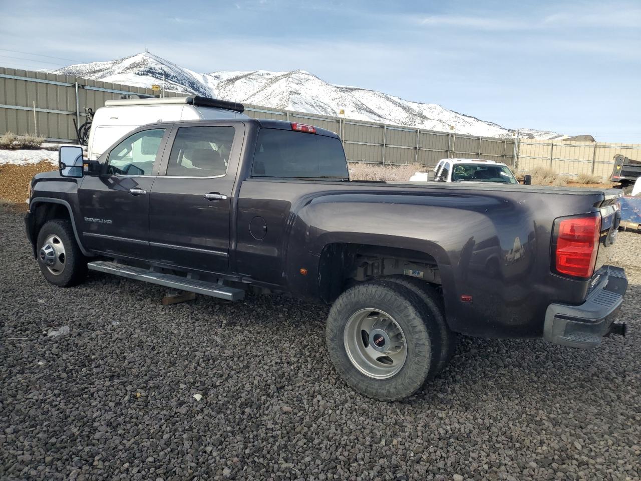 2015 GMC Sierra - Image 2