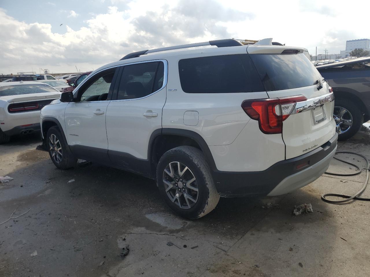 2021 GMC Acadia - Image 2