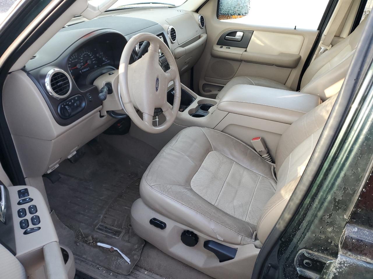 2004 Ford Expedition - Image 8