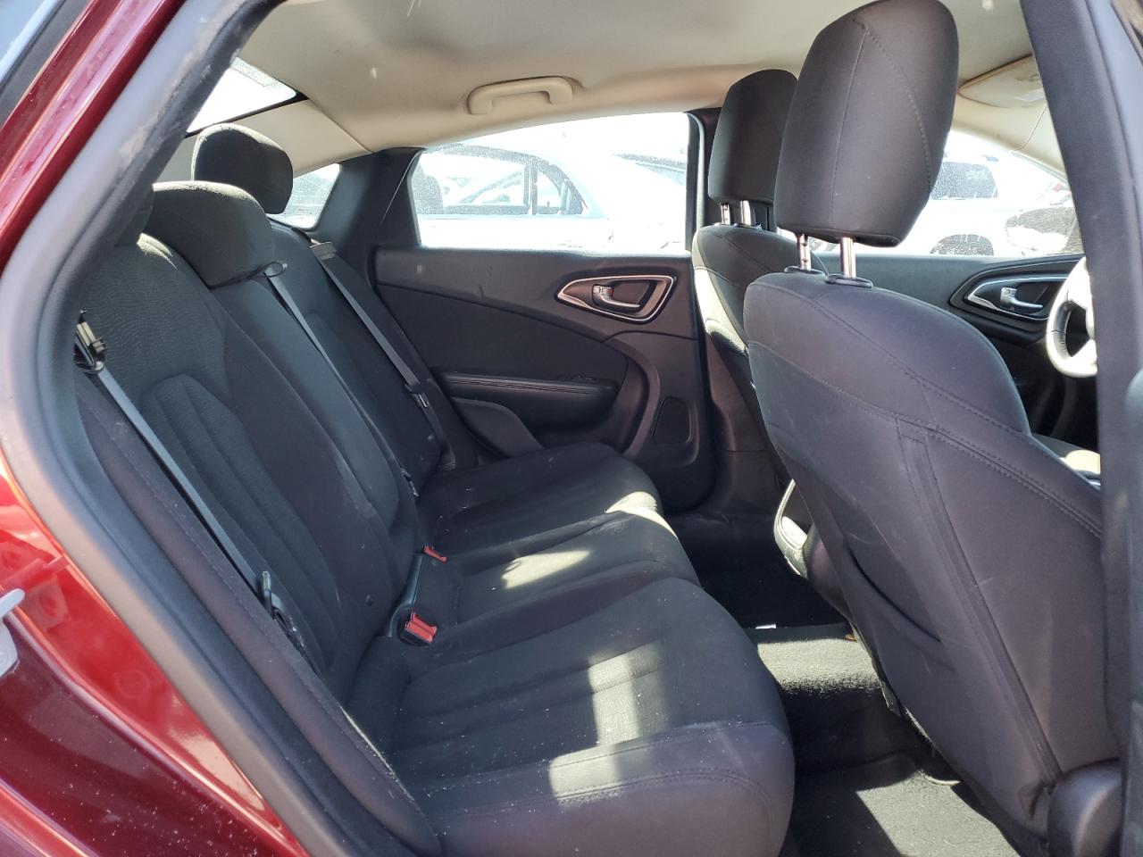 2015 Chrysler 200 - Image 10