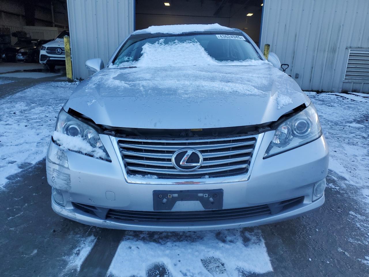2011 Lexus ES - Image 5