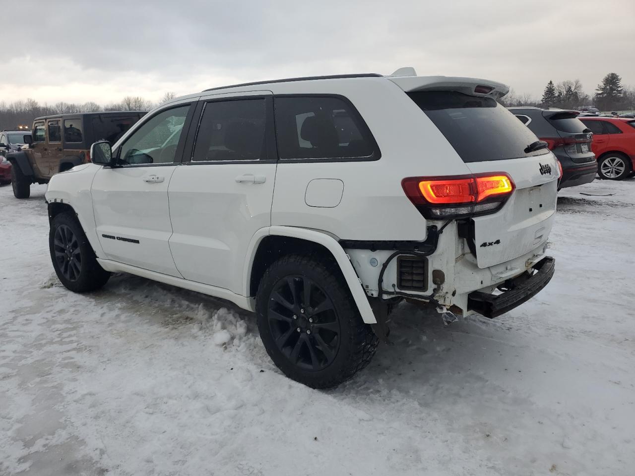 2017 Jeep Grand Cherokee - Image 2