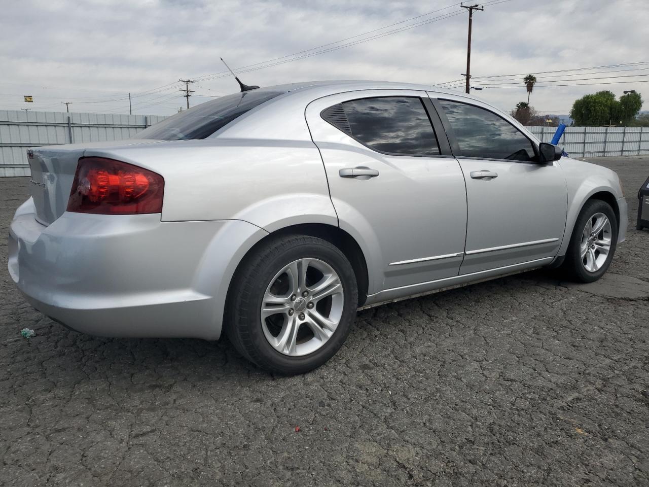 2012 Dodge Avenger - Image 3