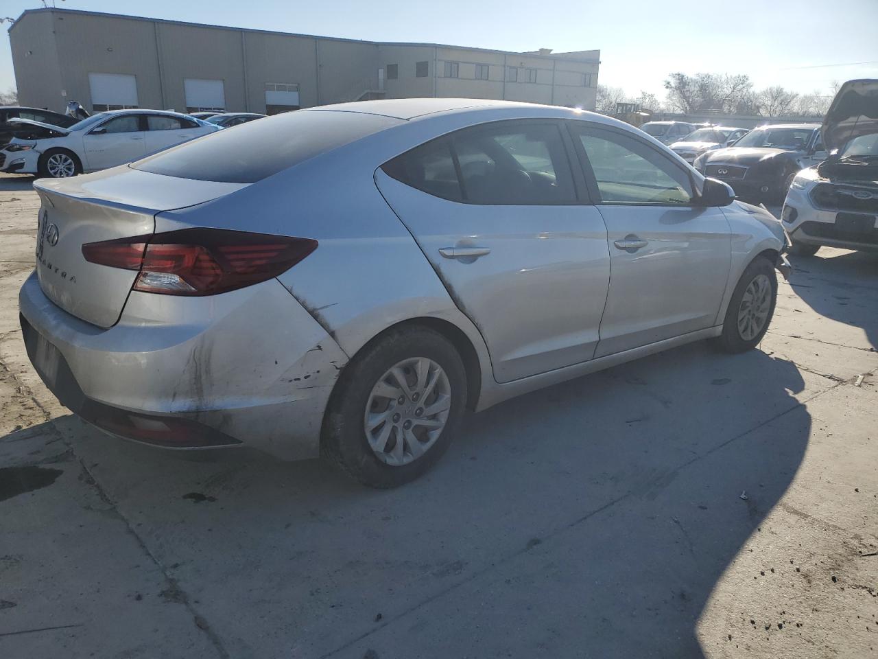 2019 Hyundai Elantra - Image 3