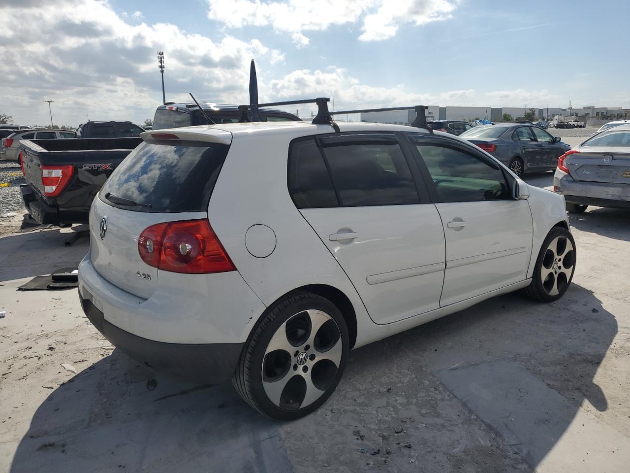2007 Volkswagen Golf - Image 3