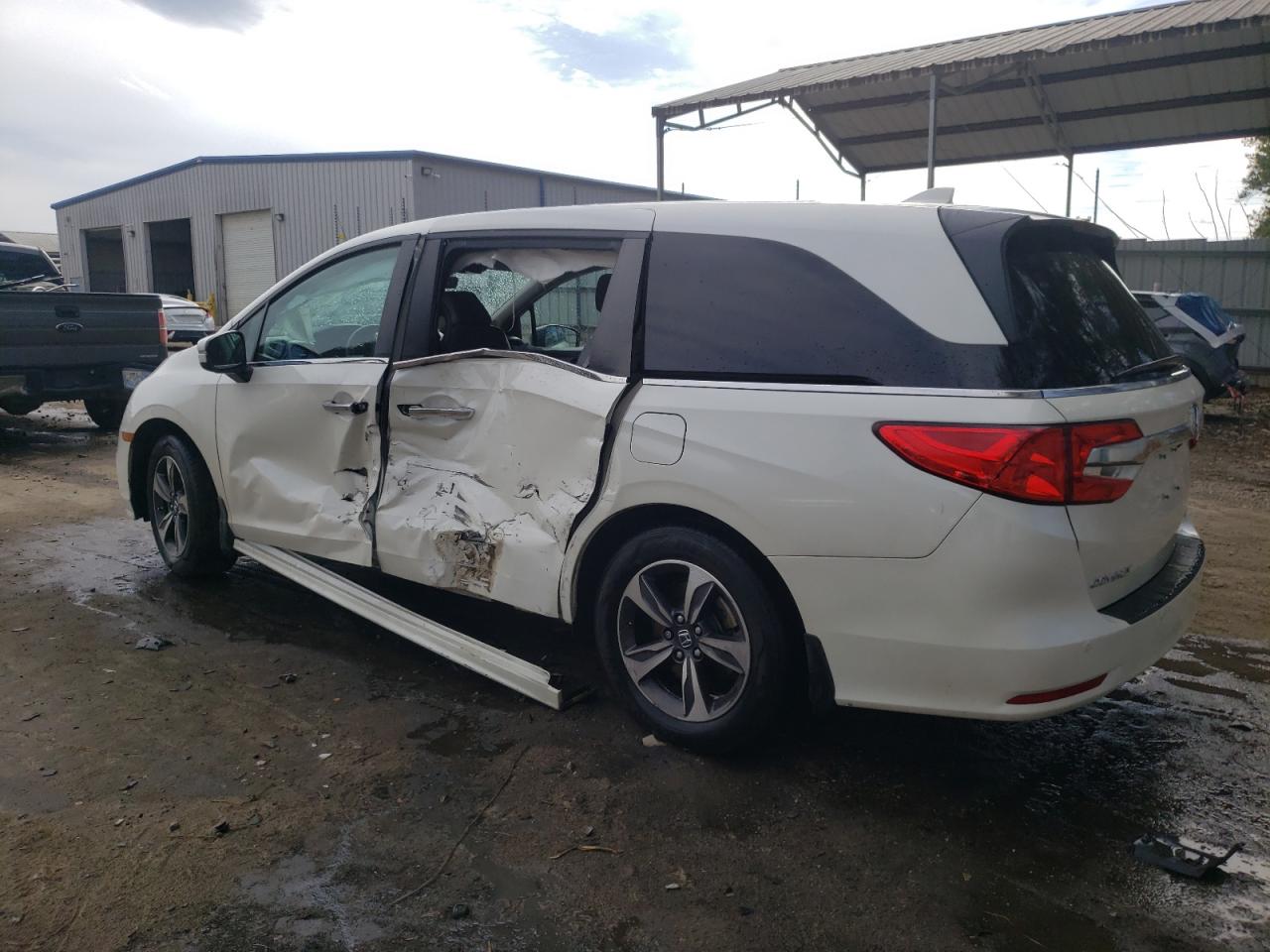 2018 Honda Odyssey - Image 2