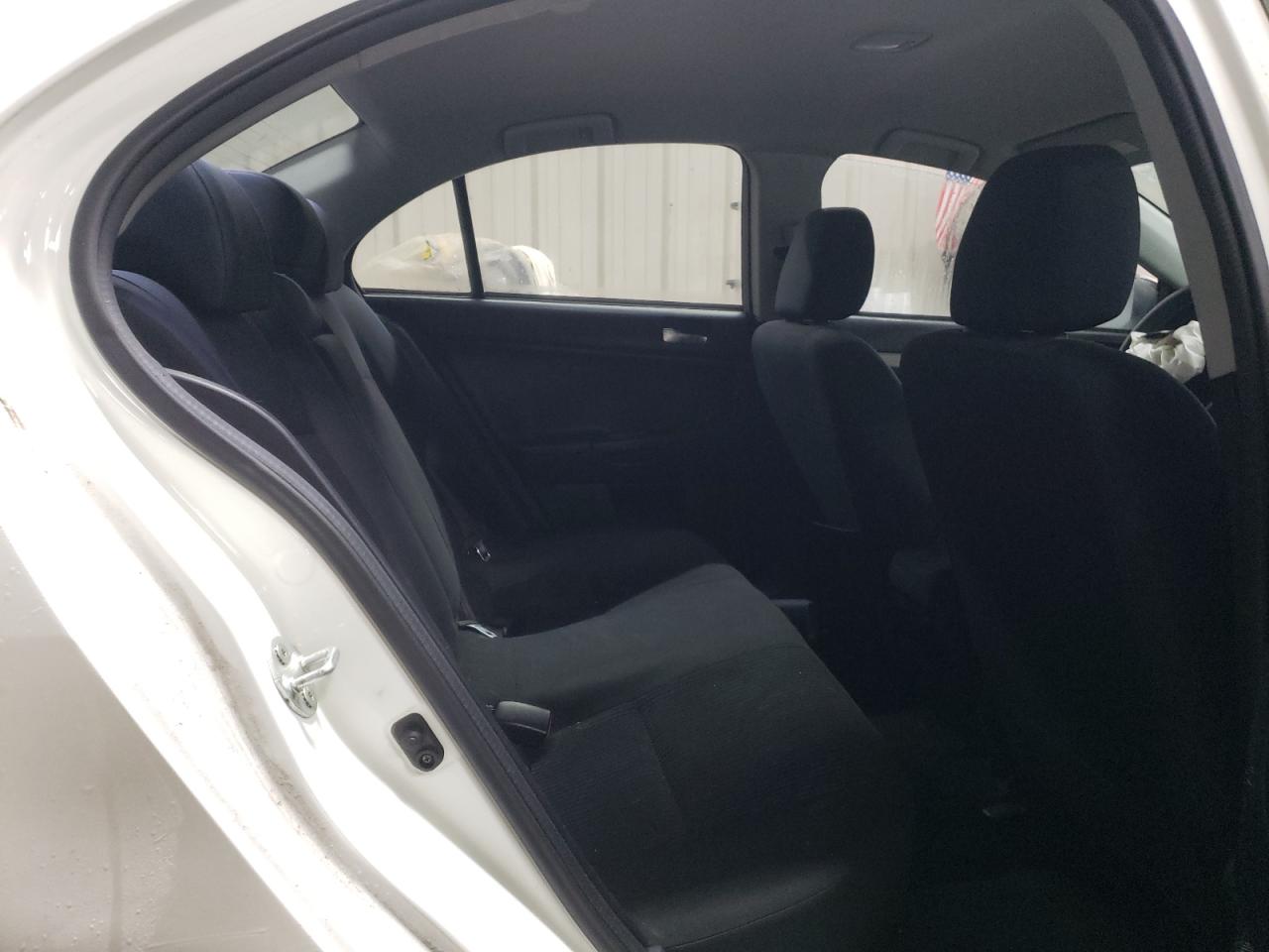 2015 Mitsubishi Lancer - Image 10
