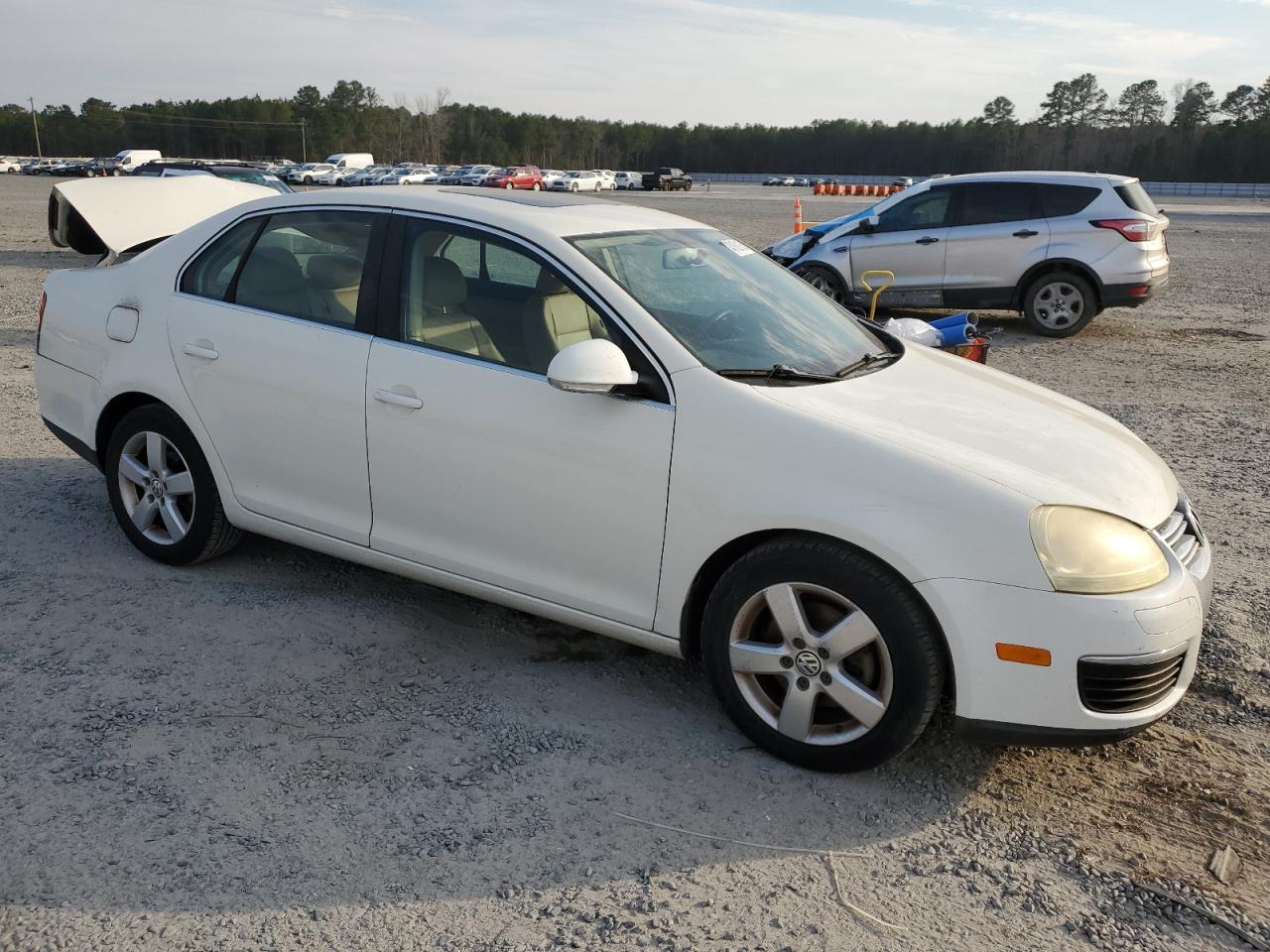 2008 Volkswagen Jetta - Image 4