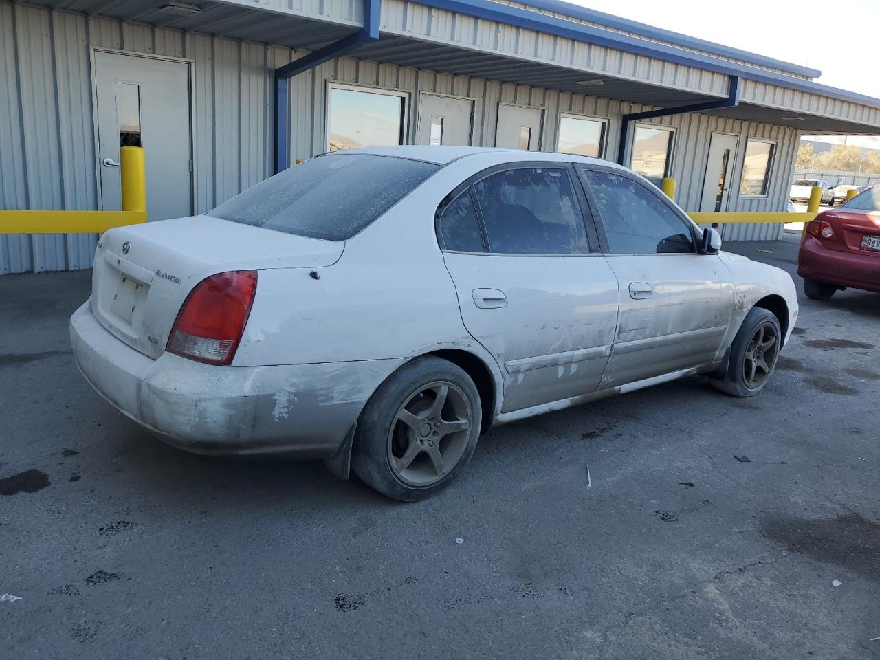2002 Hyundai Elantra - Image 3