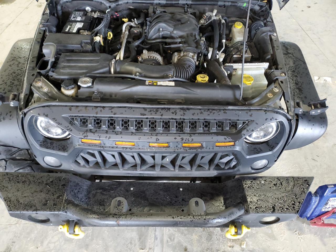 2016 Jeep Wrangler - Image 12