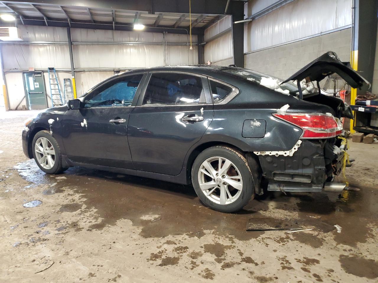 2015 Nissan Altima - Image 2