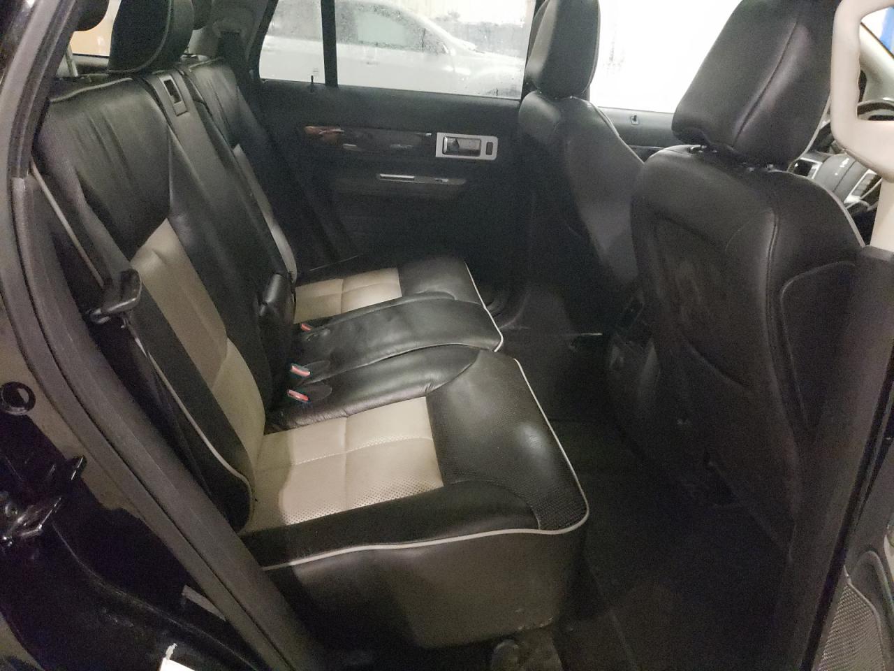 2008 Lincoln MKX - Image 11