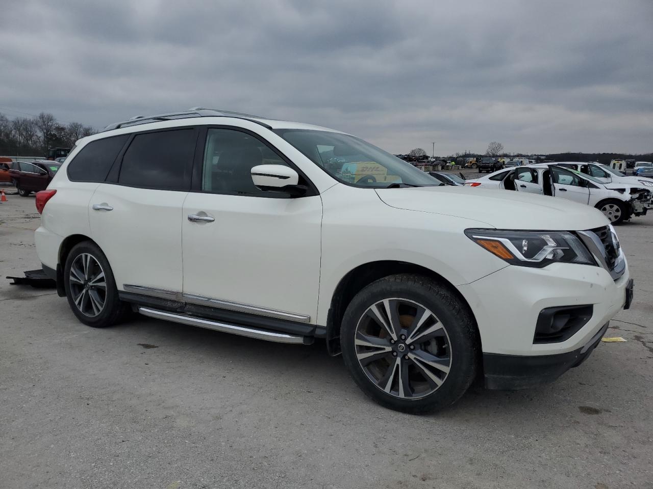 2019 Nissan Pathfinder - Image 4