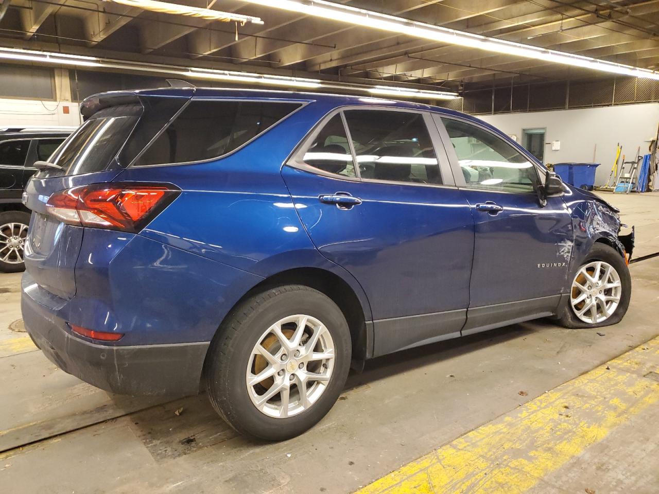 2022 Chevrolet Equinox - Image 3