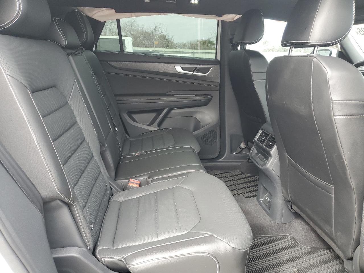 2024 Volkswagen Atlas - Image 12