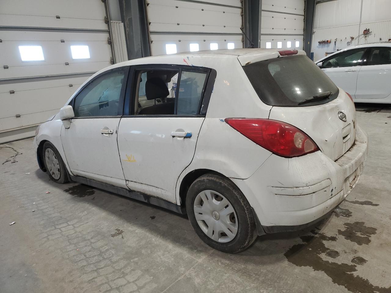 2011 Nissan Versa - Image 2