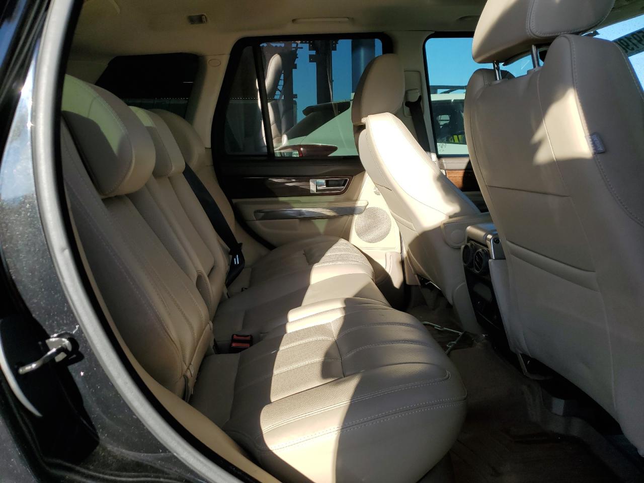 2013 Land Rover Range Rover - Image 11