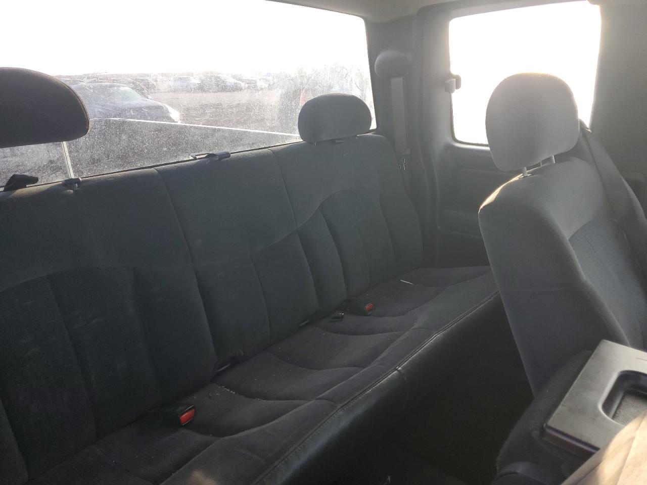 2002 Chevrolet Silverado - Image 10