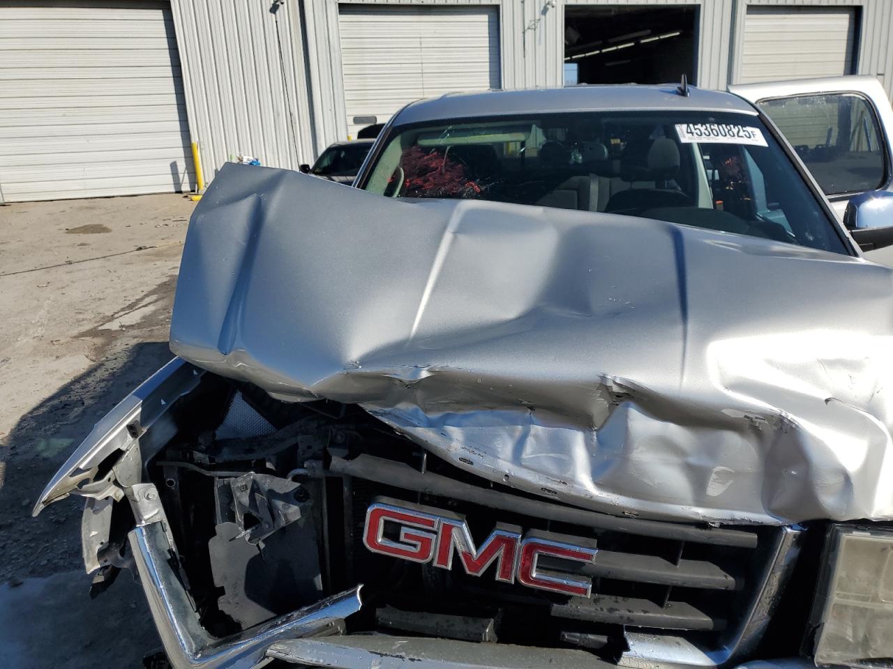 2011 GMC Sierra - Image 11