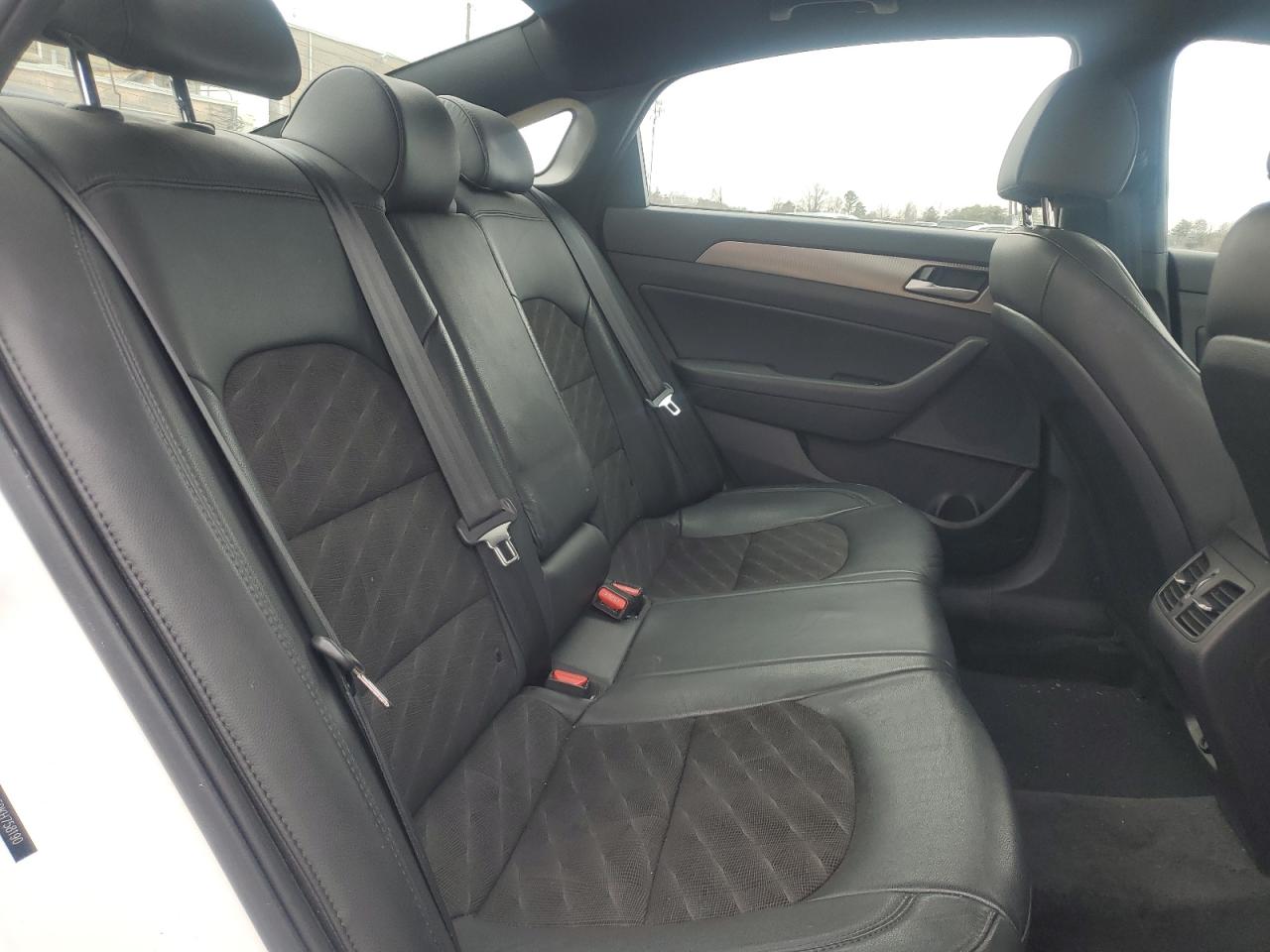 2019 Hyundai Sonata - Image 11