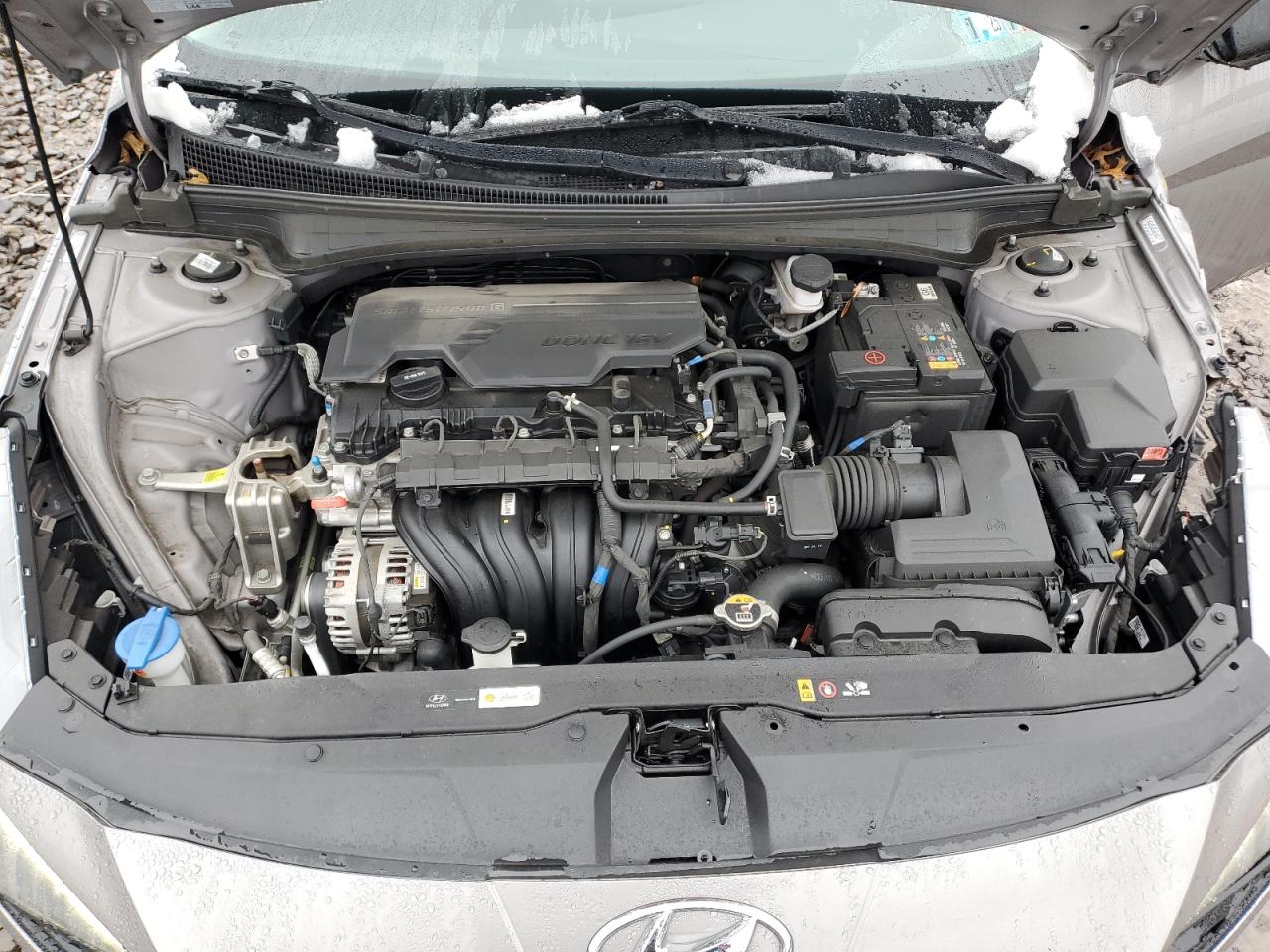 2022 Hyundai Elantra - Image 11