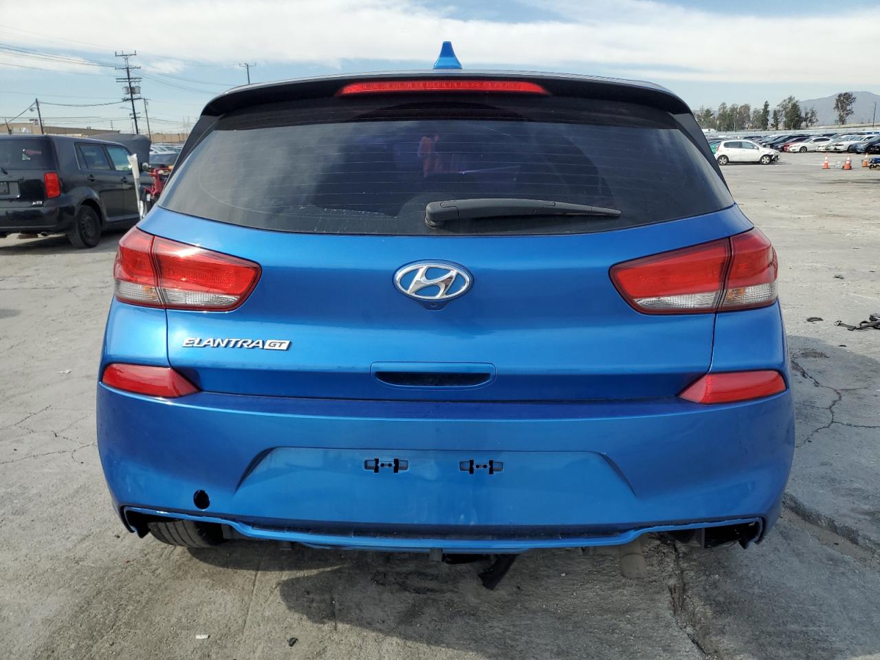 2018 Hyundai Elantra - Image 6