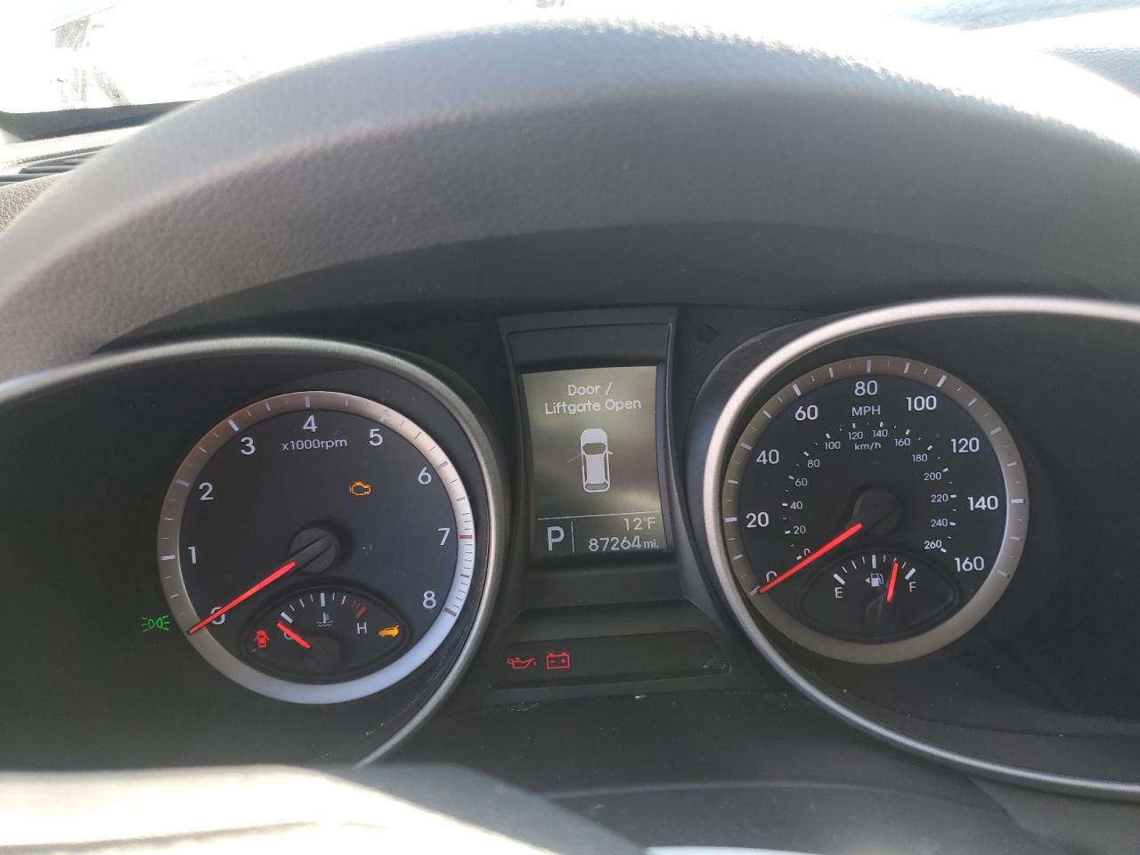 2015 Hyundai Santa Fe - Image 9
